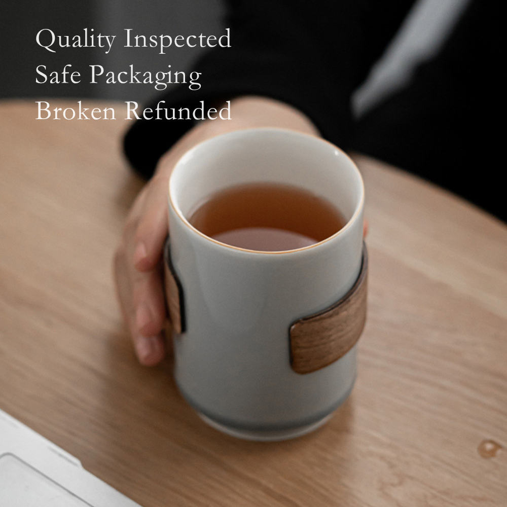 Unikt minimalistisk gråt keramikkrus med bambusærme – 360 ml